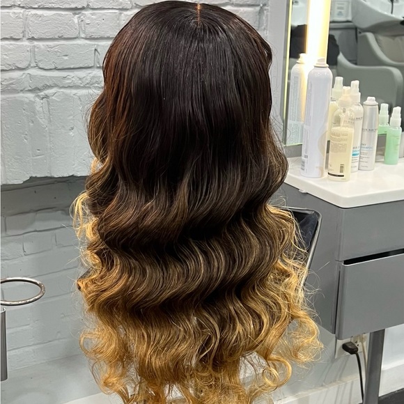 Luxurious Wavy Ombre Hair Wig in Brown and Blonde - Picture 2 of 7
